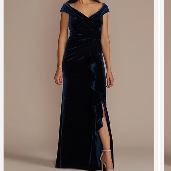 Oleg Cassini - Velvet Blue Formal Dress - 18 W - NWOT - David’s Bridal - Picture 1 of 4